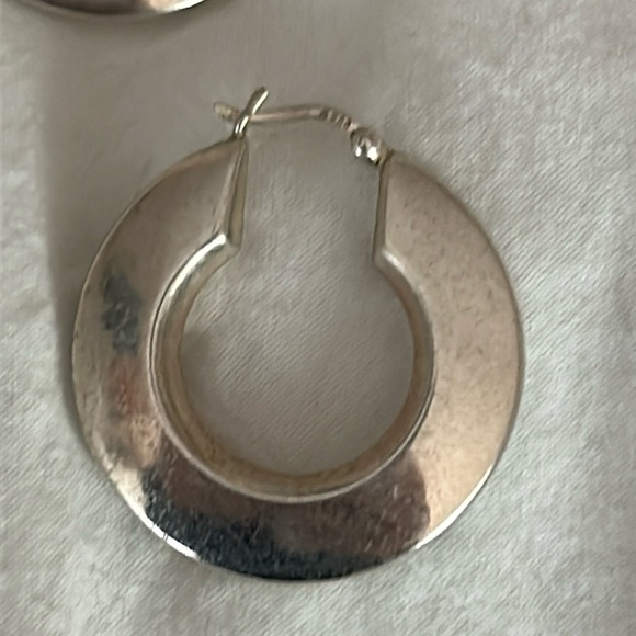 Elegant Vintage 925 Sterling Silver Hoop Earrings - Picture 8 of 11